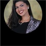 Profesor de Matemáticas y estadística imparte clases a niños y adultos